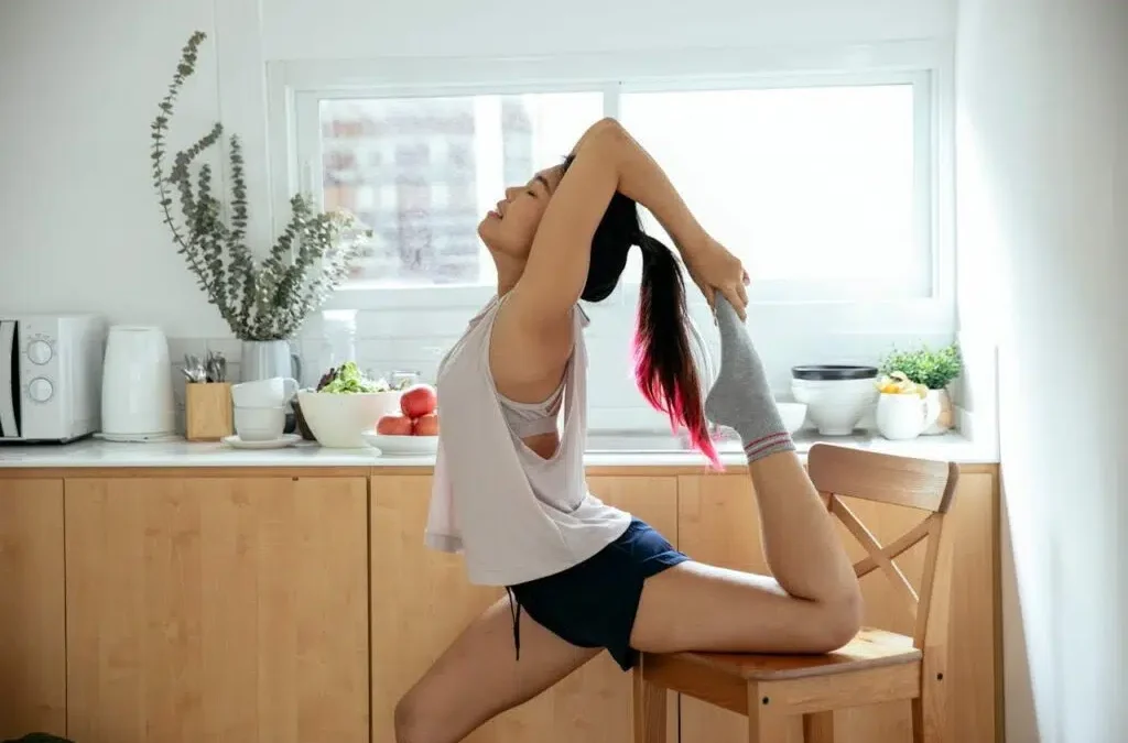 Les 7 positions du yoga dynamique sur chaise