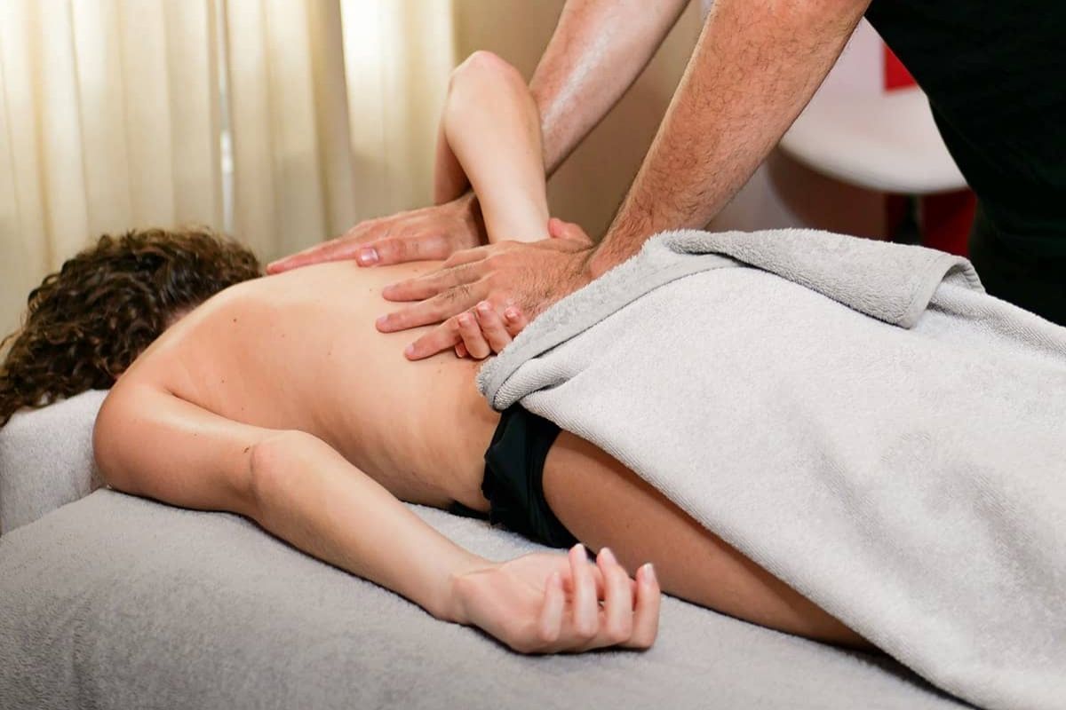 Massage relaxant à la maison guide complet en 7 étapes