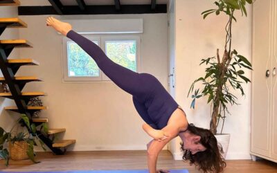 Créer son sanctuaire yoga à la maison : le guide d’une professeure pour une pratique qui dure